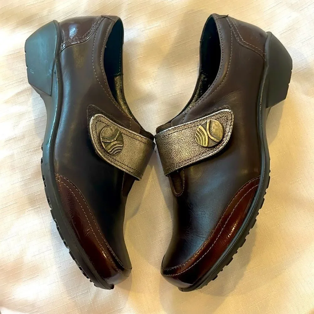 ROMIKA LEATHER MOCHA, PEWTER AND COPPERY BROWN BACK AND FRONT TOE SHOES.   NEW